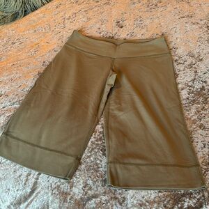 Vintage Lululemon clamdiggers size 6